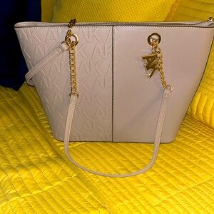 ⬇️⬇️Women’s Purse- NWOT Taupe Tote